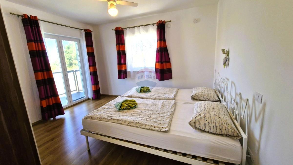 Istra, Medulin – Casa con terrazza sul tetto e vista mare, 280 m²