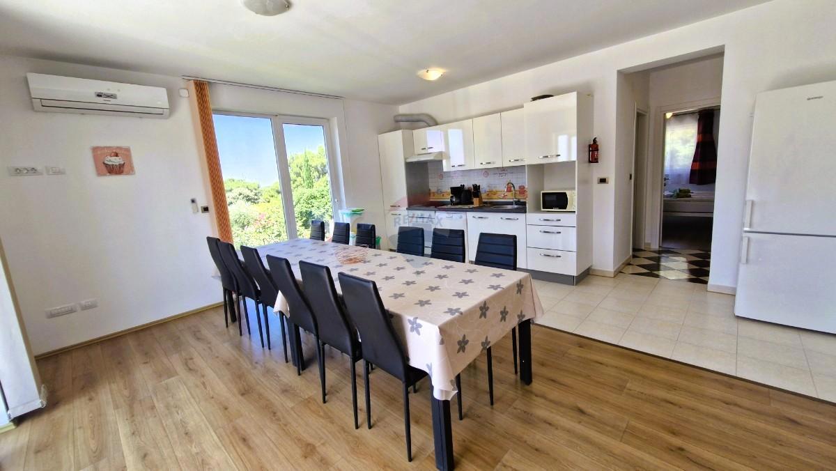 Istra, Medulin – Casa con terrazza sul tetto e vista mare, 280 m²