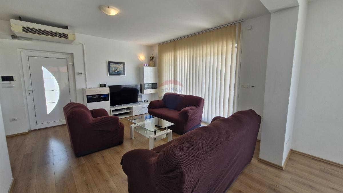 Istra, Medulin – Casa con terrazza sul tetto e vista mare, 280 m²