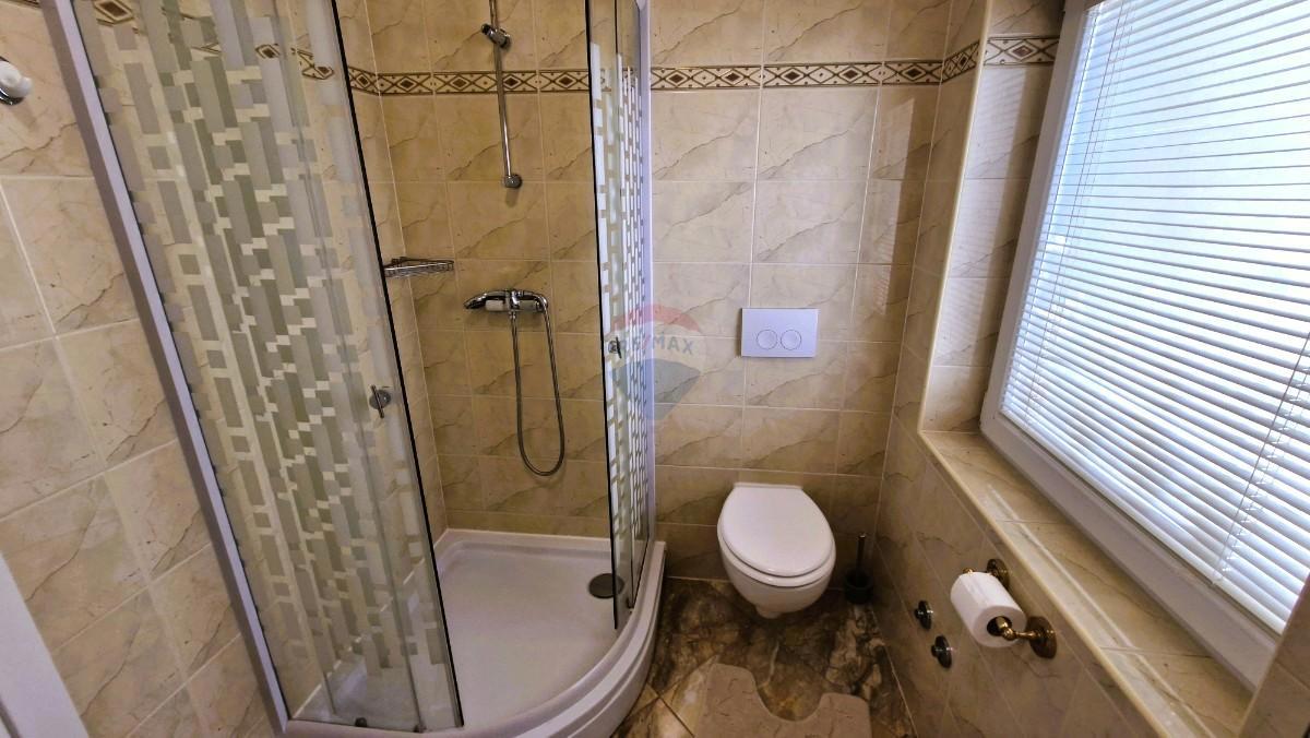 Istra, Medulin – Casa con terrazza sul tetto e vista mare, 280 m²