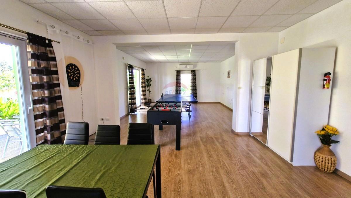 Istra, Medulin – Casa con terrazza sul tetto e vista mare, 280 m²