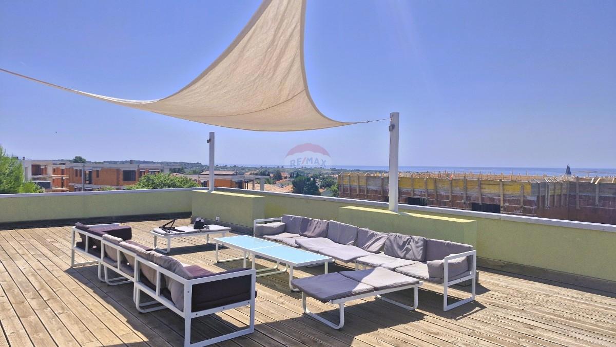 Istra, Medulin – Casa con terrazza sul tetto e vista mare, 280 m²