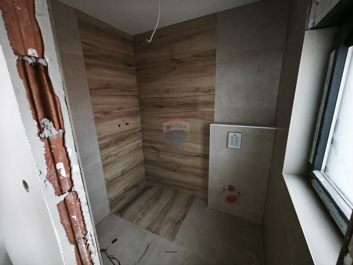 Attico con terrazza sul tetto e splendida vista, Primošten