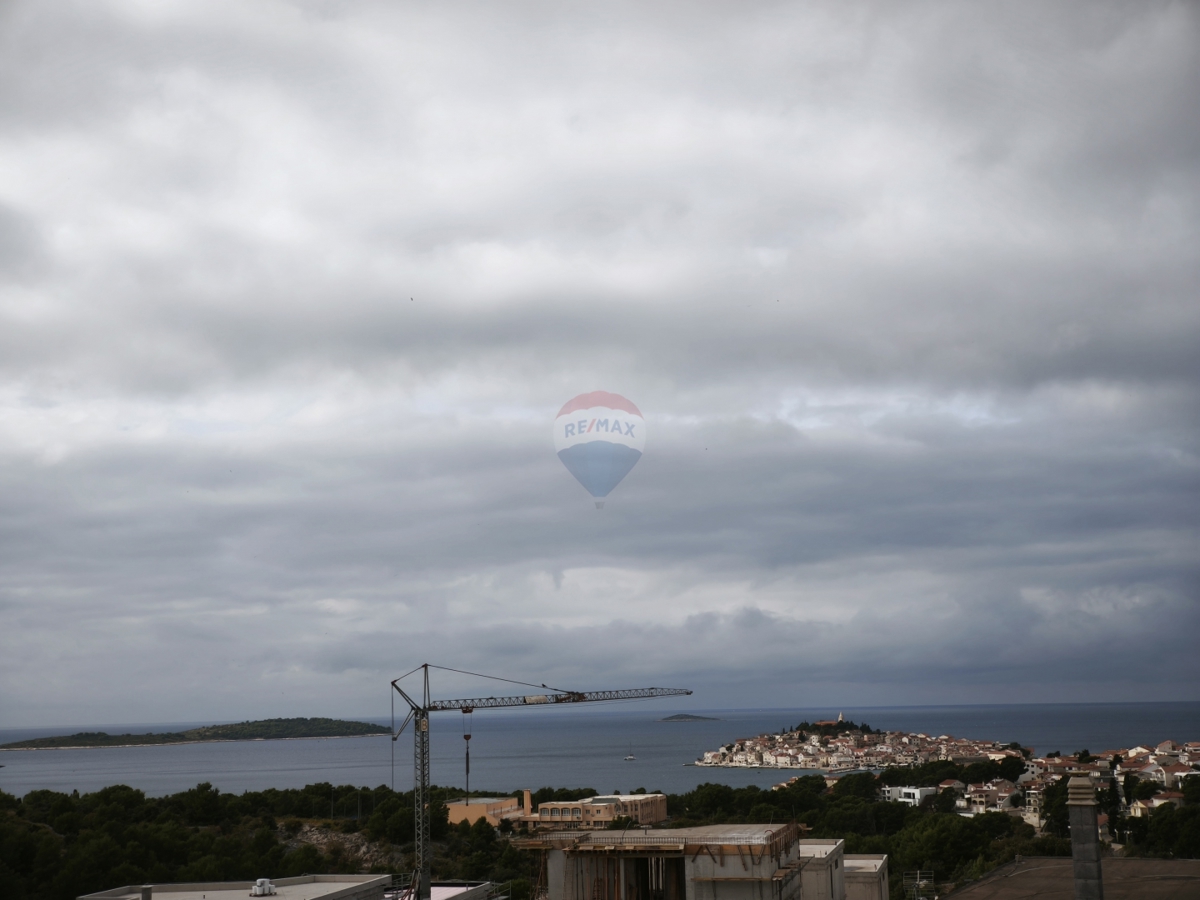 Progetto esclusivo! Villa moderna con terrazza panoramica e piscina, Primošten