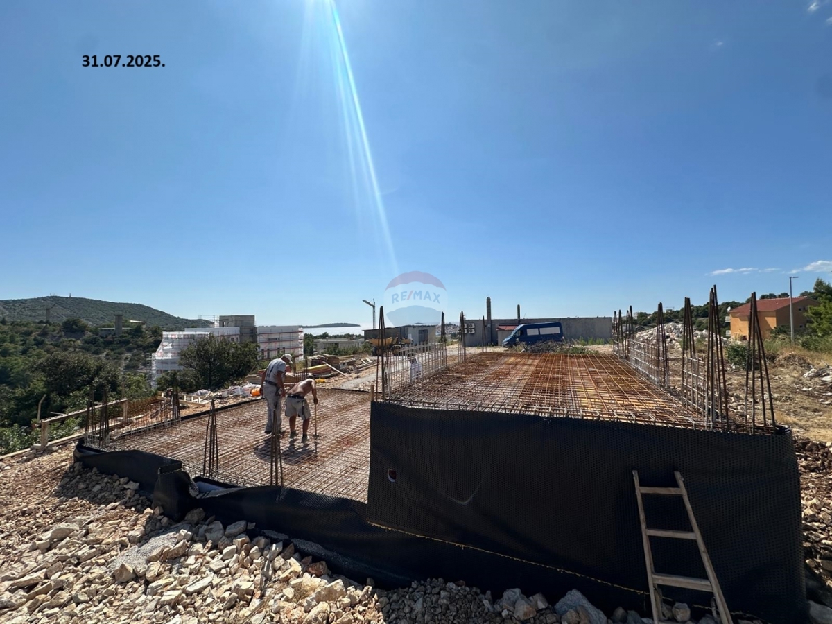 Progetto esclusivo! Villa moderna con terrazza panoramica e piscina, Primošten