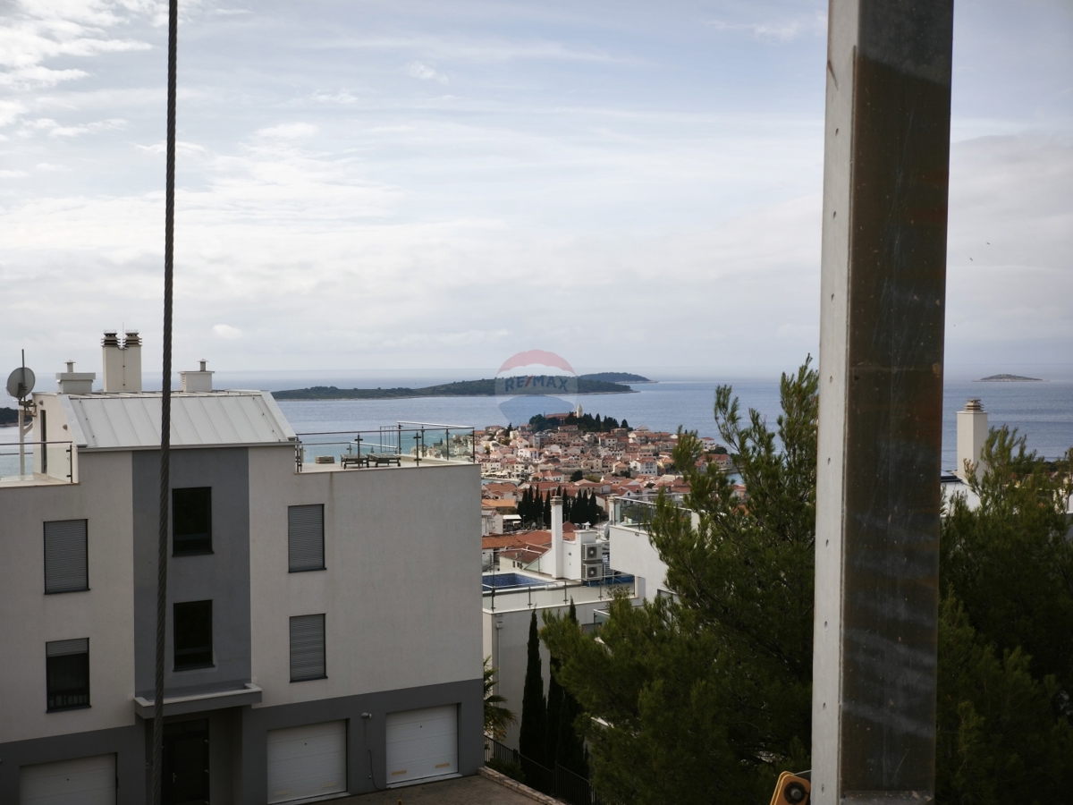 Appartamento con due camere da letto con arredamento di alta qualità al 1° piano, 97,15 m², Primošten