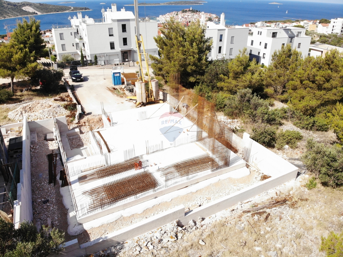 Appartamento con due camere da letto con arredamento di alta qualità al 1° piano, 97,15 m², Primošten