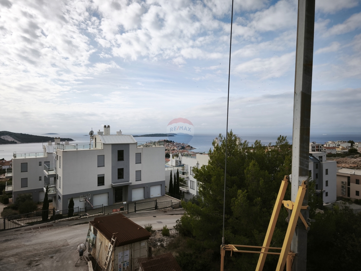 Appartamento con due camere da letto con arredamento di alta qualità al 1° piano, 97,15 m², Primošten