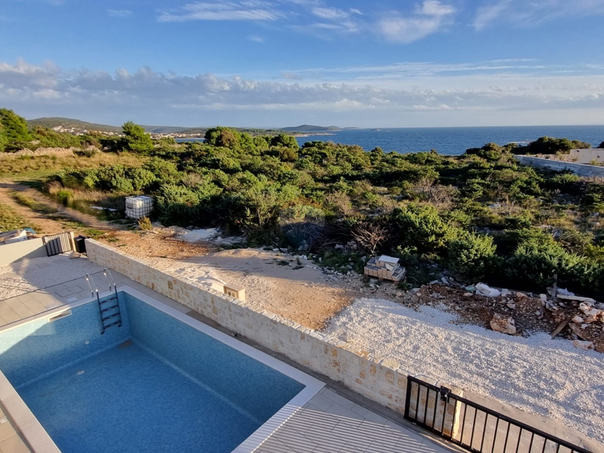 Gemma rara: appartamento premium con vista panoramica sul mare nell'idilliaca penisola di Ražanj