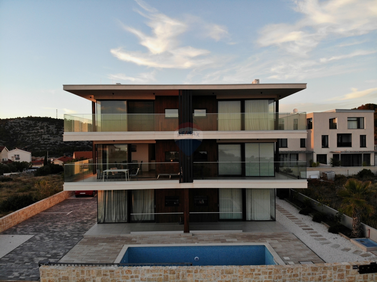 Gemma rara: appartamento premium con vista panoramica sul mare nell'idilliaca penisola di Ražanj