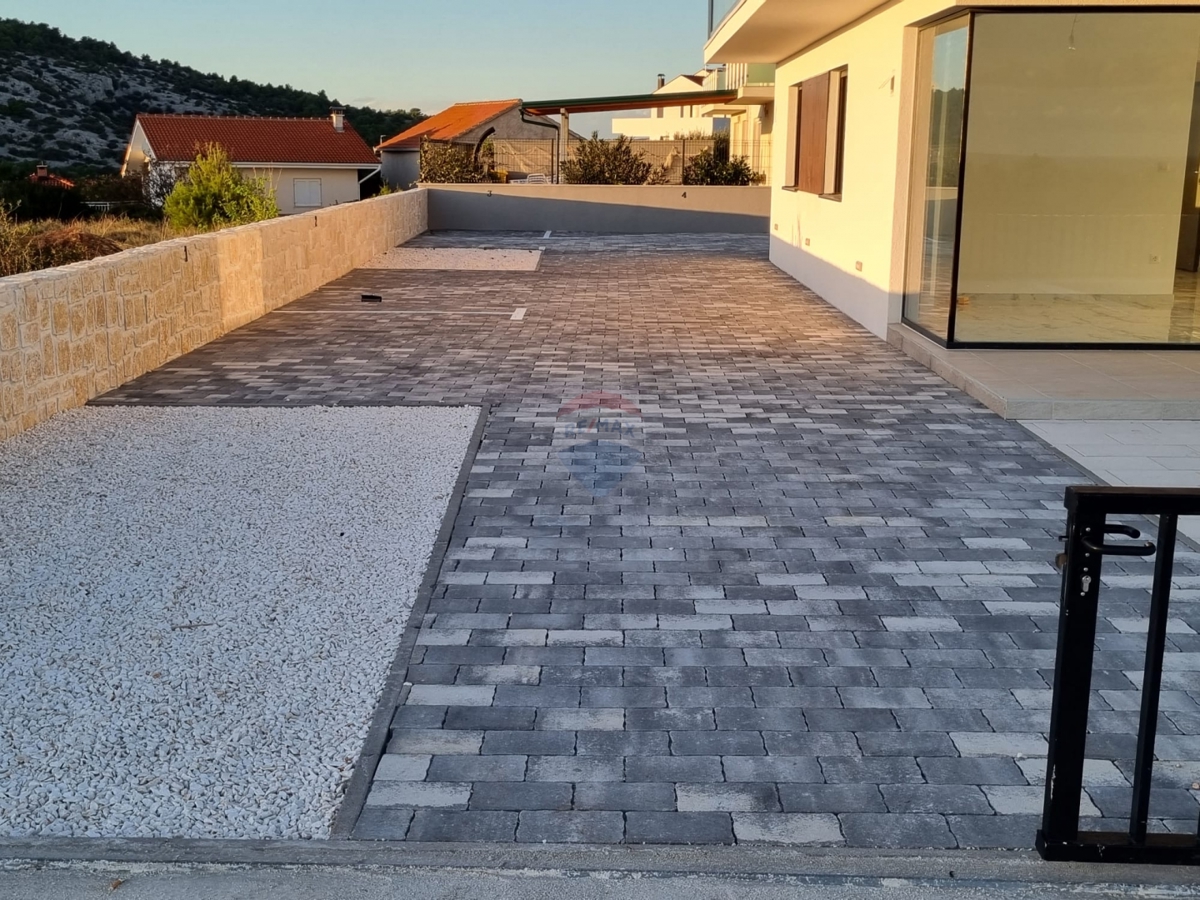 Gemma rara: appartamento premium con vista panoramica sul mare nell'idilliaca penisola di Ražanj