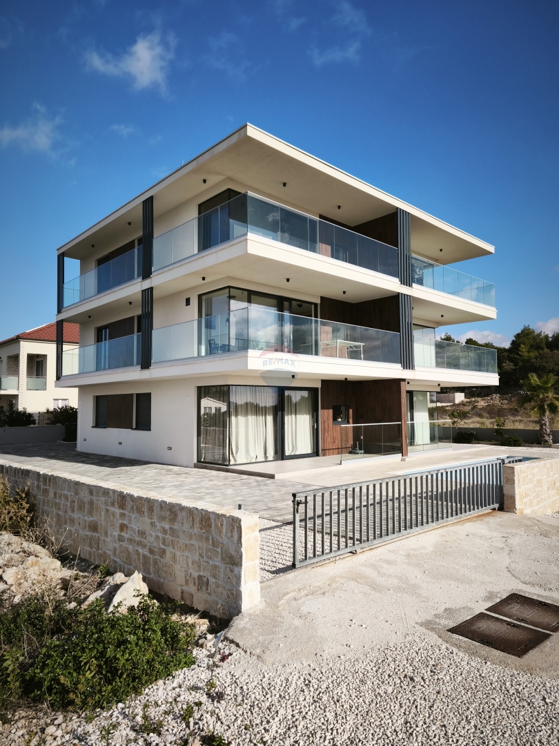 Gemma rara: appartamento premium con vista panoramica sul mare nell'idilliaca penisola di Ražanj