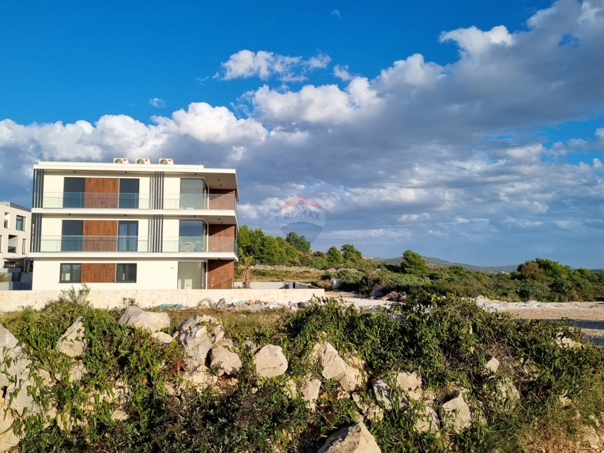 Gemma rara: appartamento premium con vista panoramica sul mare nell'idilliaca penisola di Ražanj