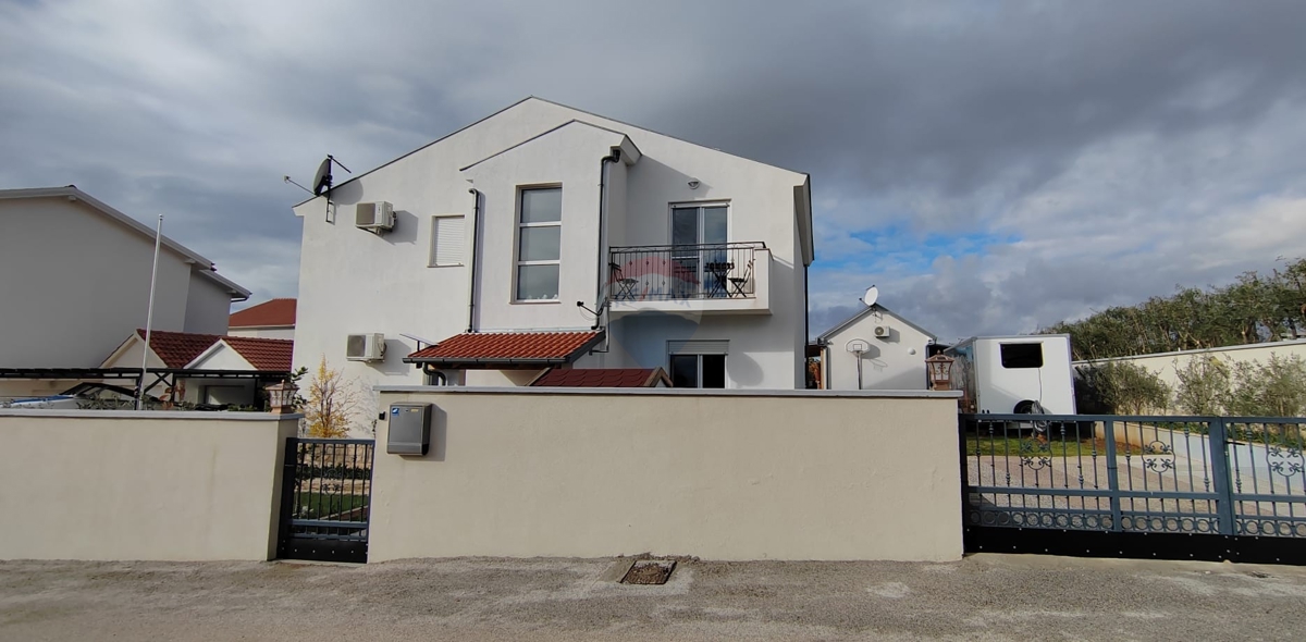 Casa Donja Jagodnja, Polača, 250m2