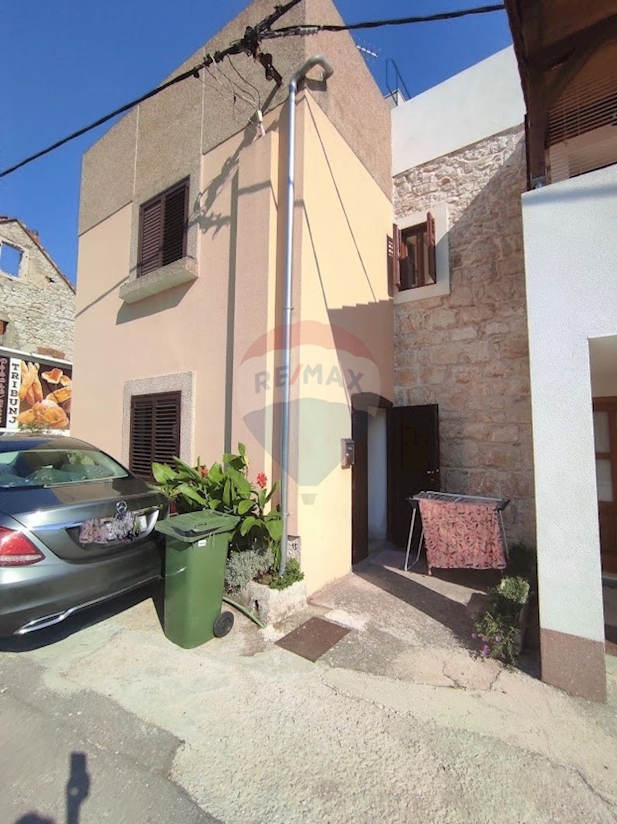 Casa bifamiliare con vista mare - Sovlje