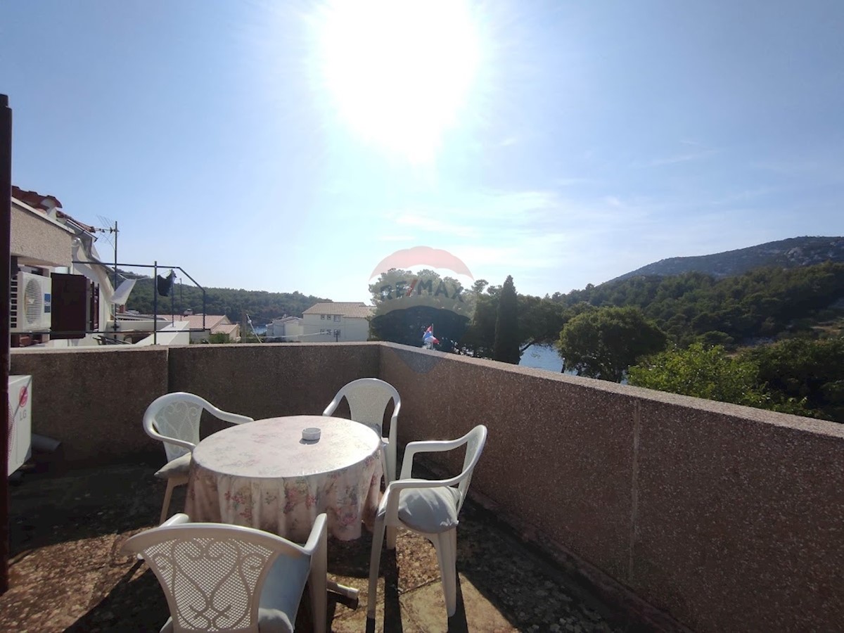 Casa bifamiliare con vista mare - Sovlje