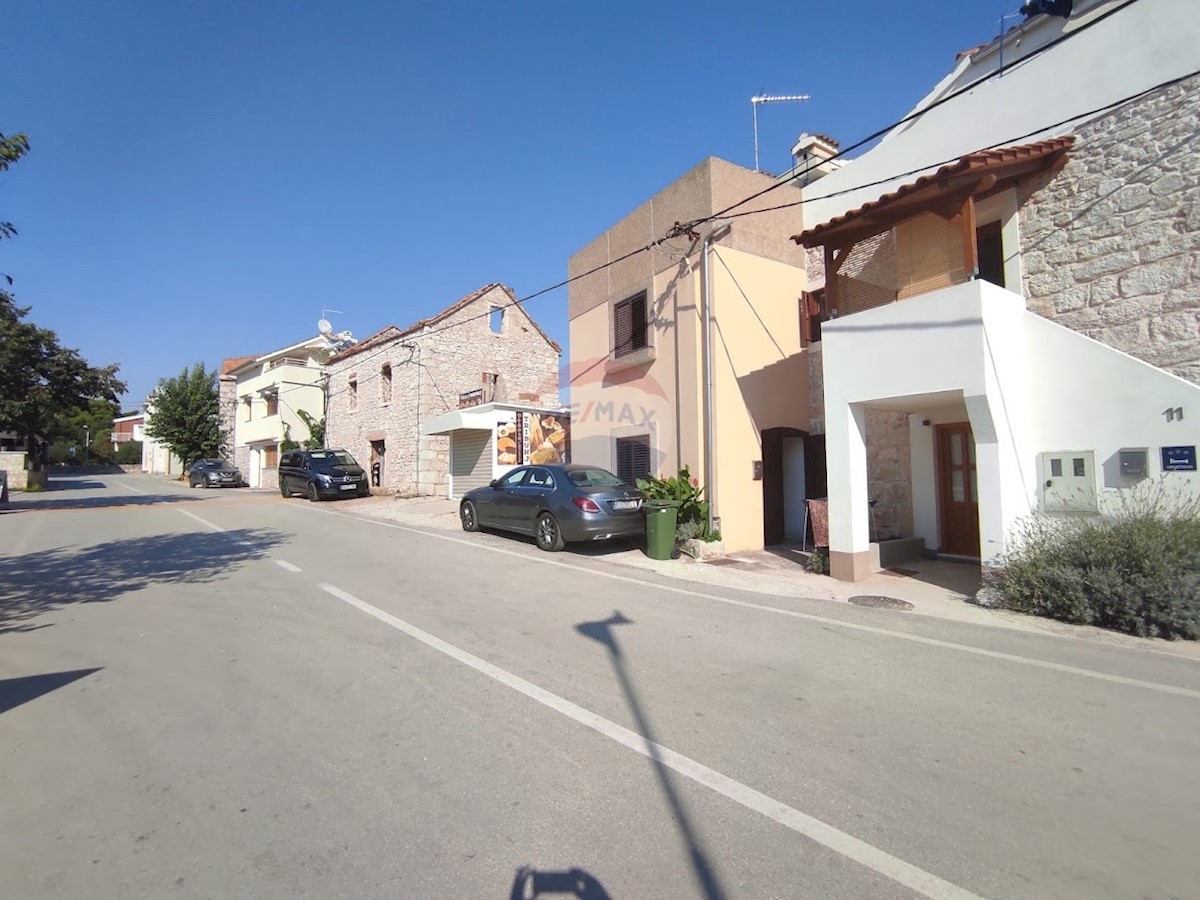 Casa bifamiliare con vista mare - Sovlje