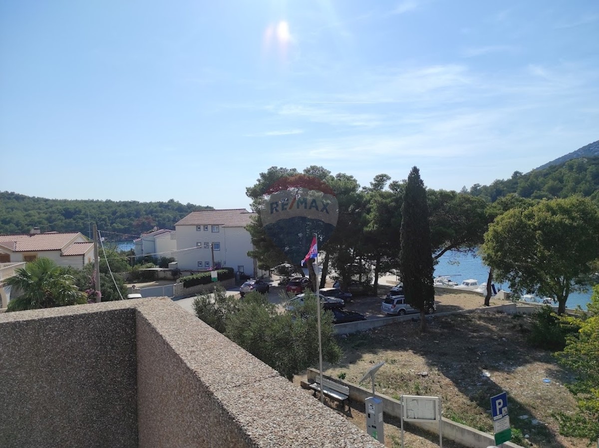 Casa bifamiliare con vista mare - Sovlje