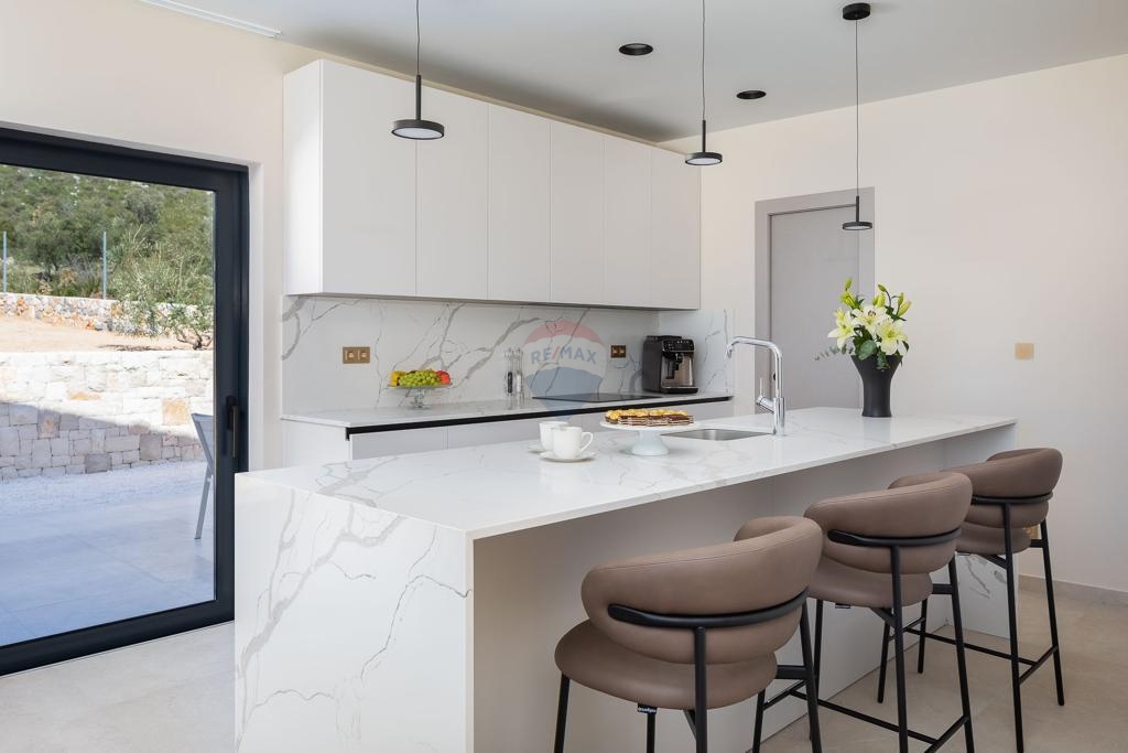 Una bellissima villa moderna di 310 m2 