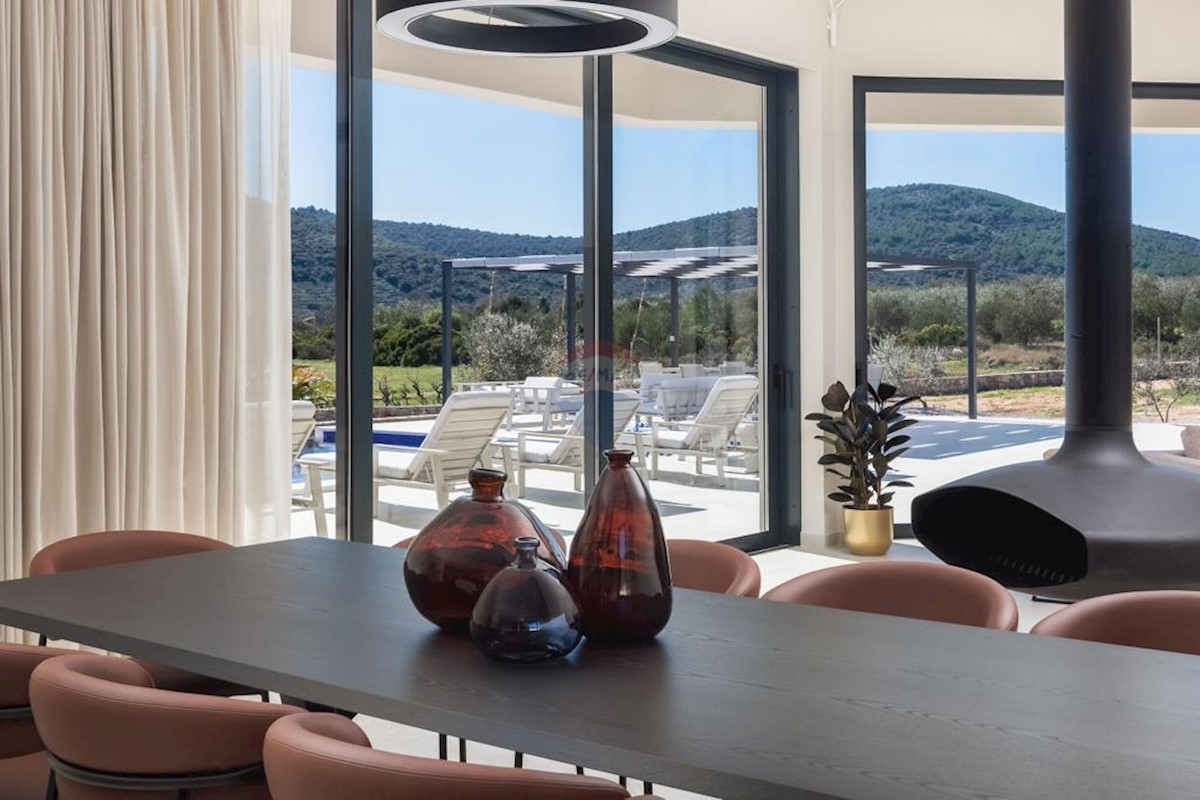 Una bellissima villa moderna di 310 m2 