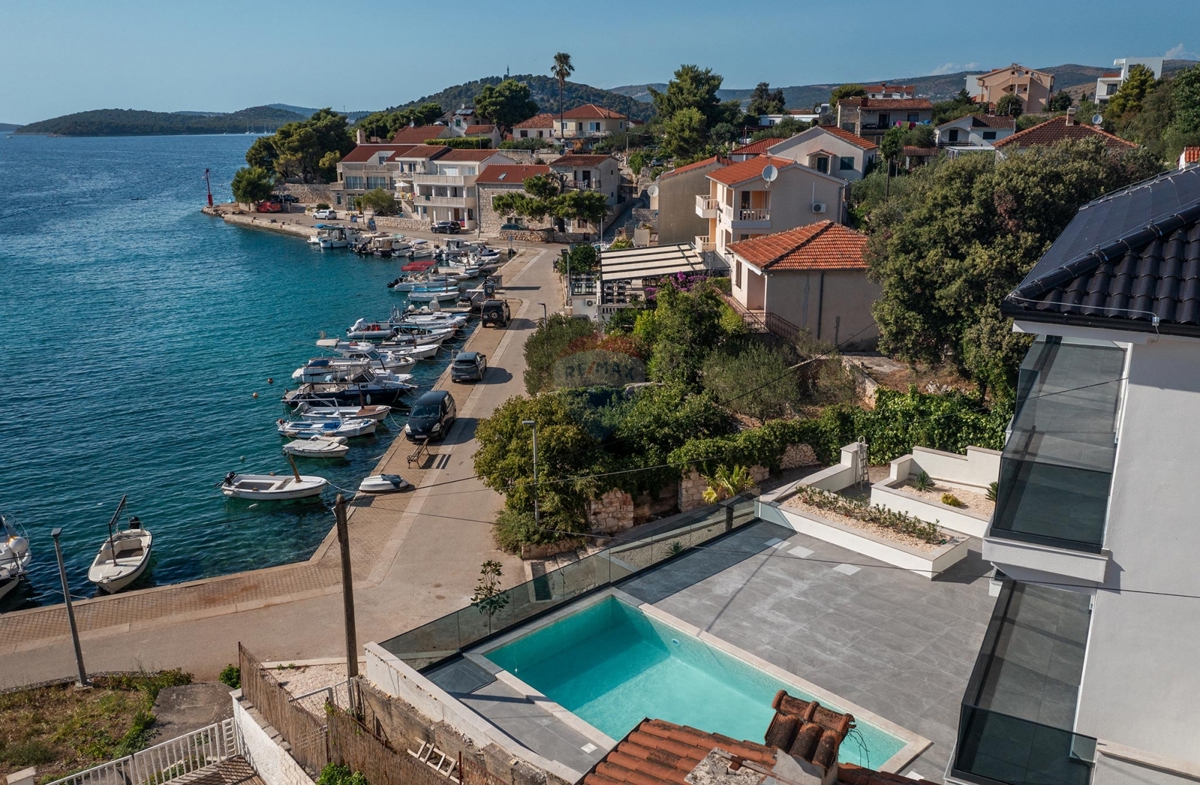 Casa Ražanj, Rogoznica, 187,27m2