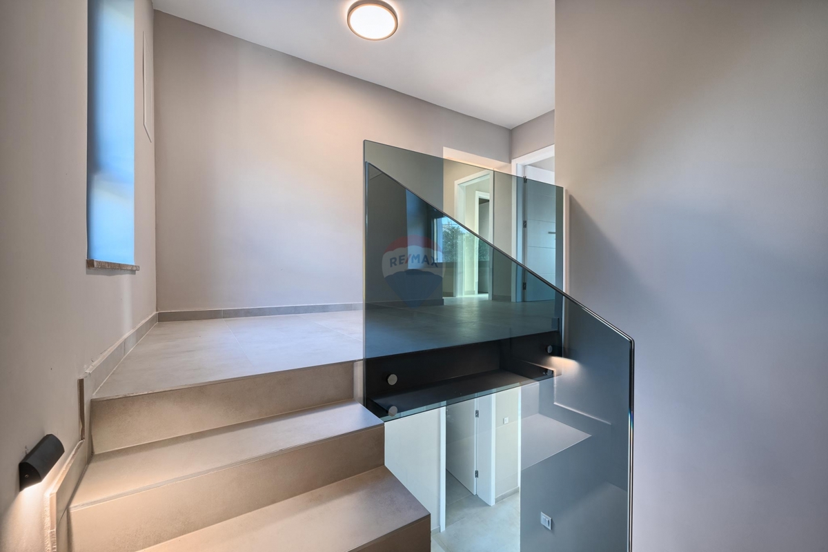 Casa Ražanj, Rogoznica, 187,27m2