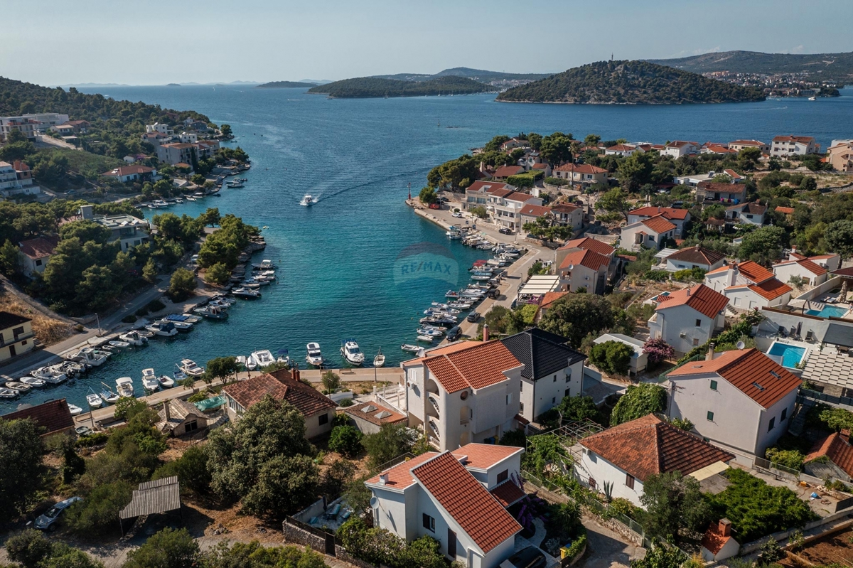 Casa Ražanj, Rogoznica, 187,27m2