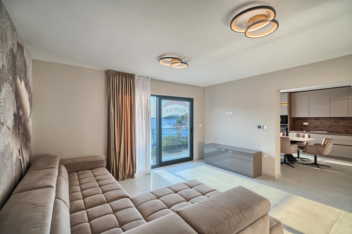 Casa Ražanj, Rogoznica, 187,27m2