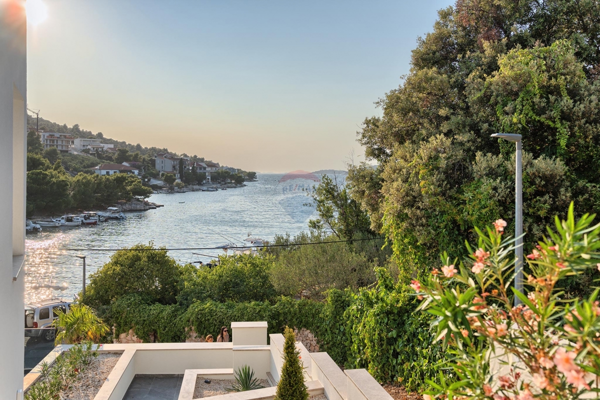 Casa Ražanj, Rogoznica, 187,27m2