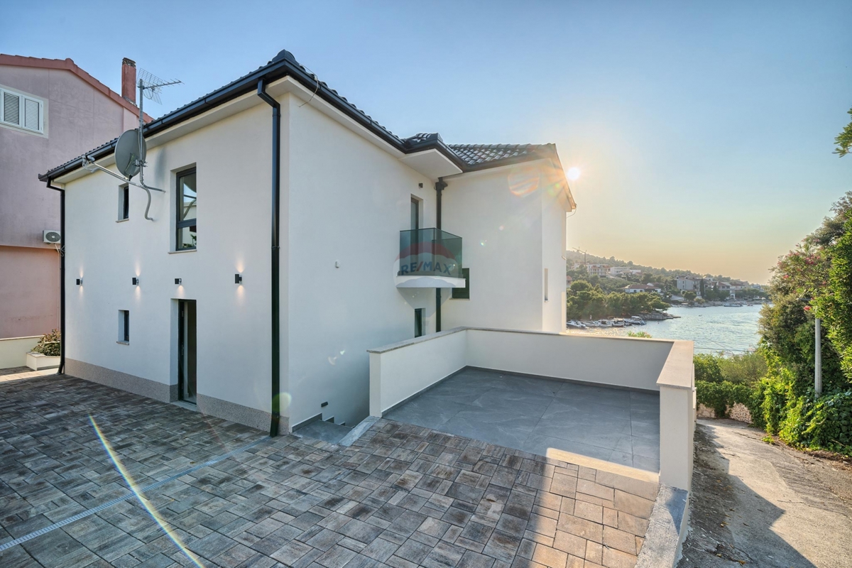 Casa Ražanj, Rogoznica, 187,27m2