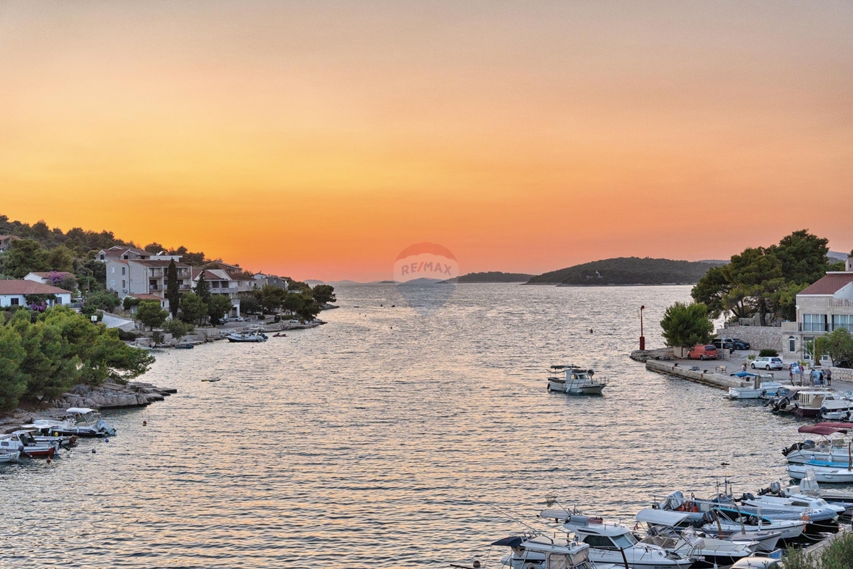 Casa Ražanj, Rogoznica, 187,27m2