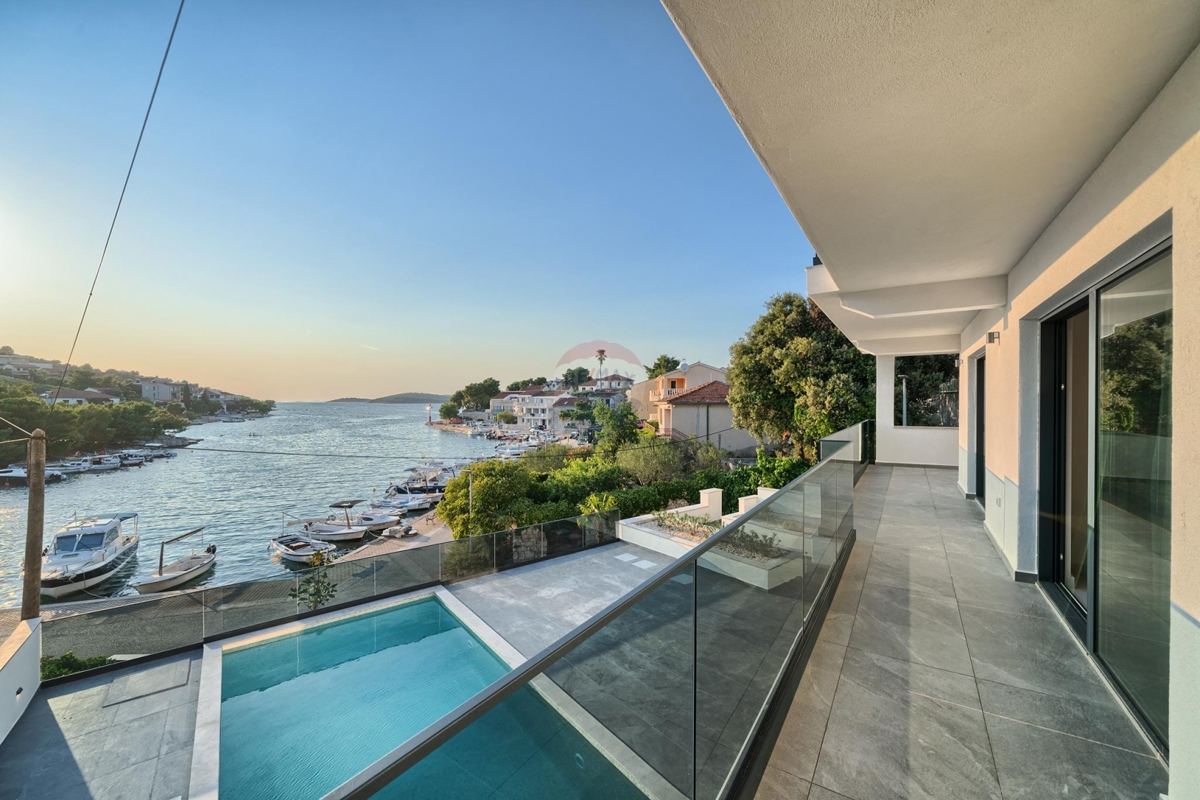 Casa Ražanj, Rogoznica, 187,27m2