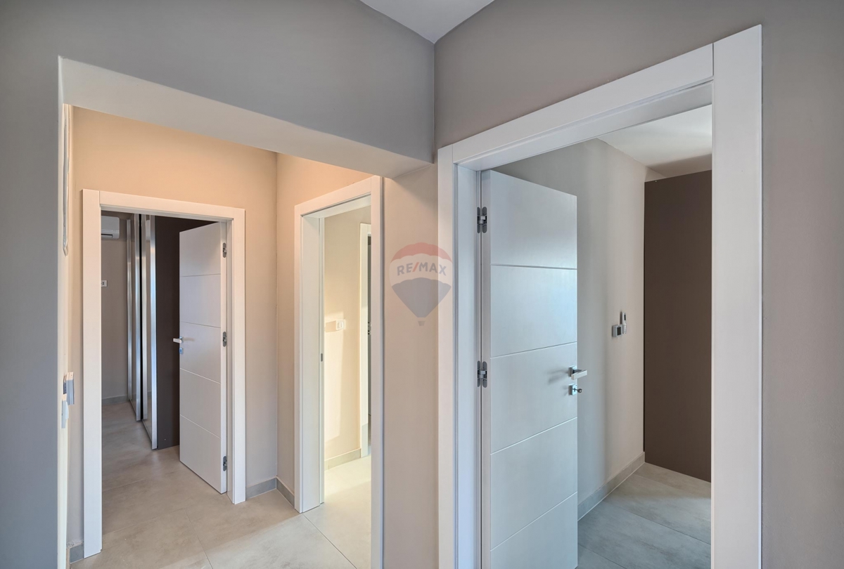 Casa Ražanj, Rogoznica, 187,27m2