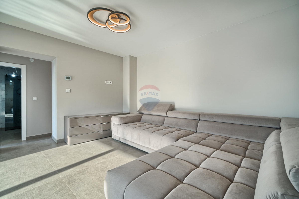 Casa Ražanj, Rogoznica, 187,27m2