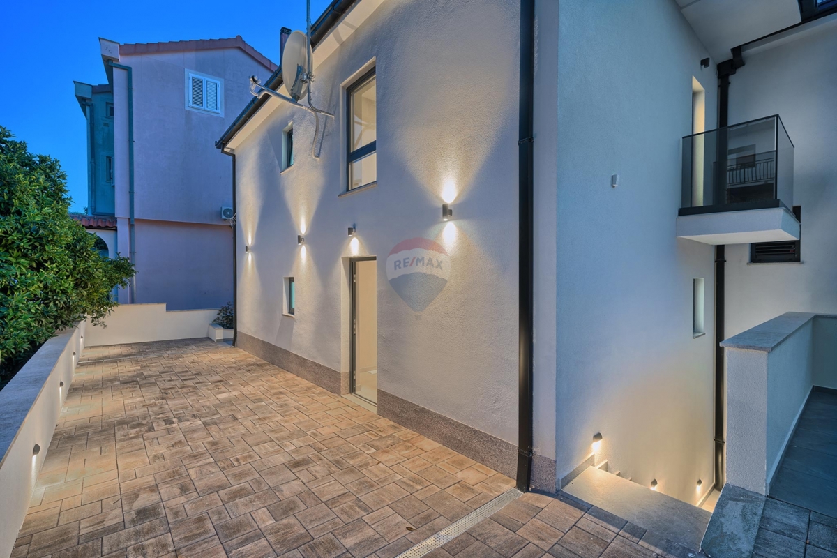 Casa Ražanj, Rogoznica, 187,27m2