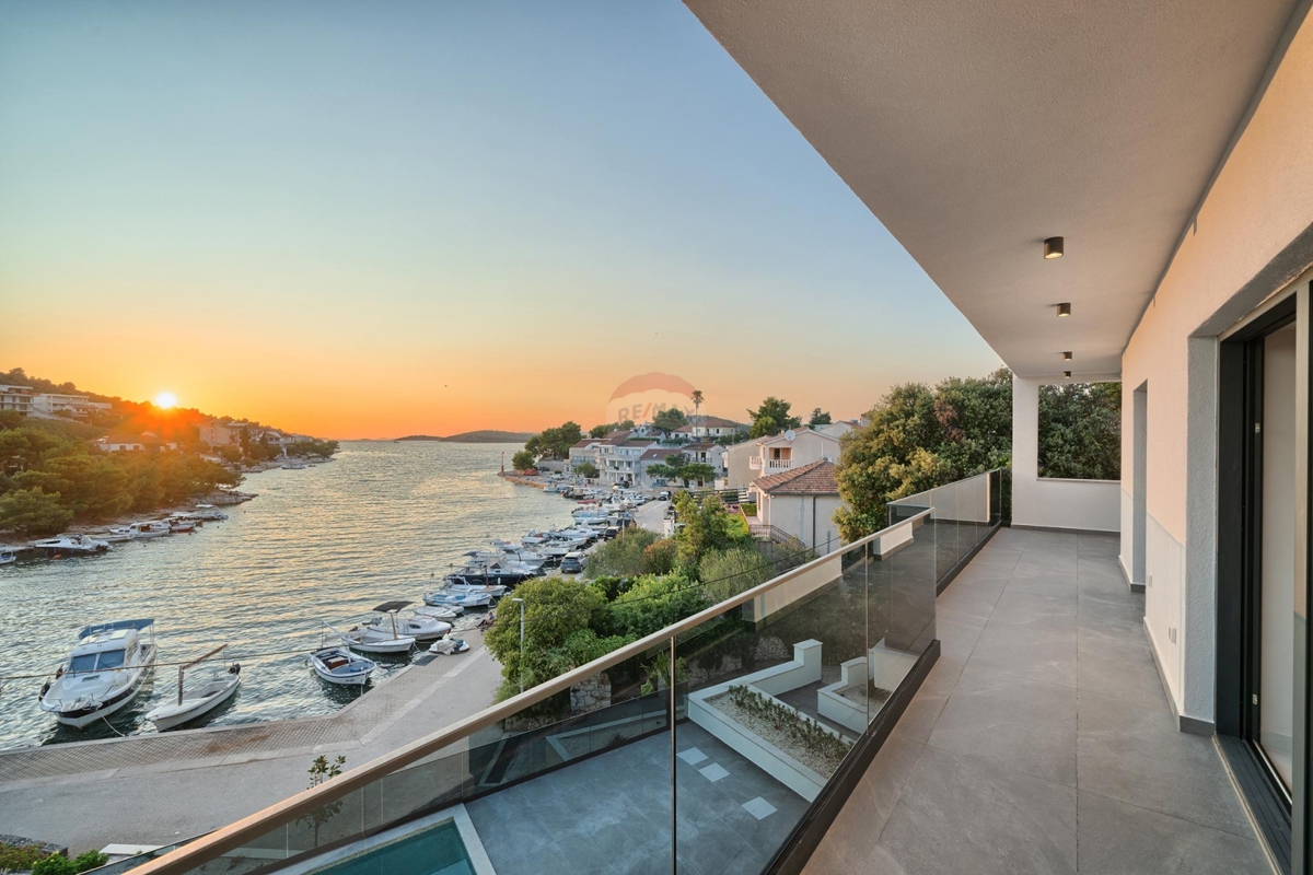 Casa Ražanj, Rogoznica, 187,27m2