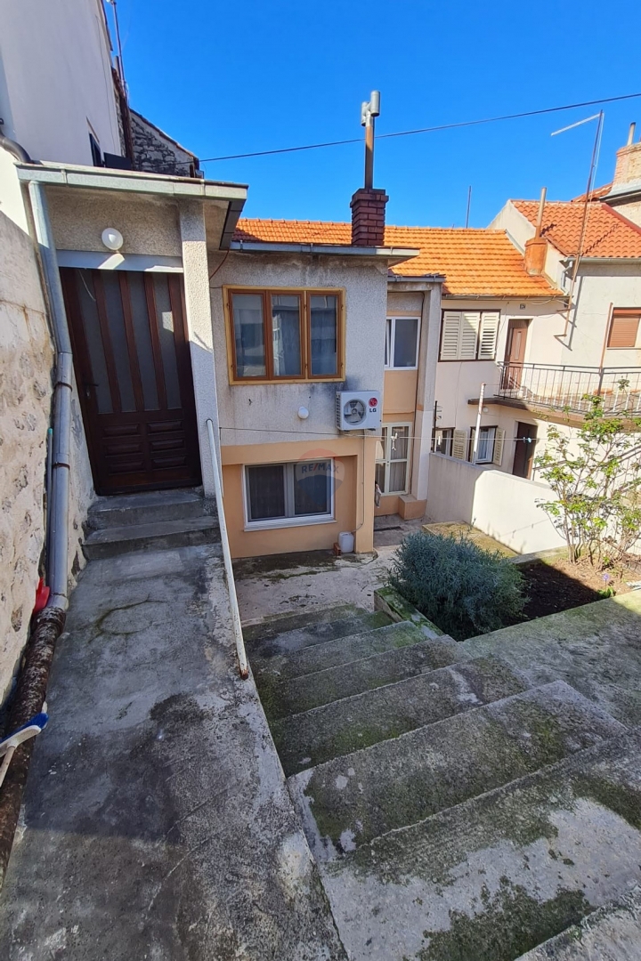 Casa Crnica, Šibenik, 96m2