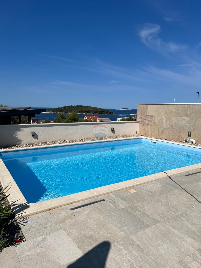 Villa moderna con piscina e vista panoramica sul mare, Rogoznica