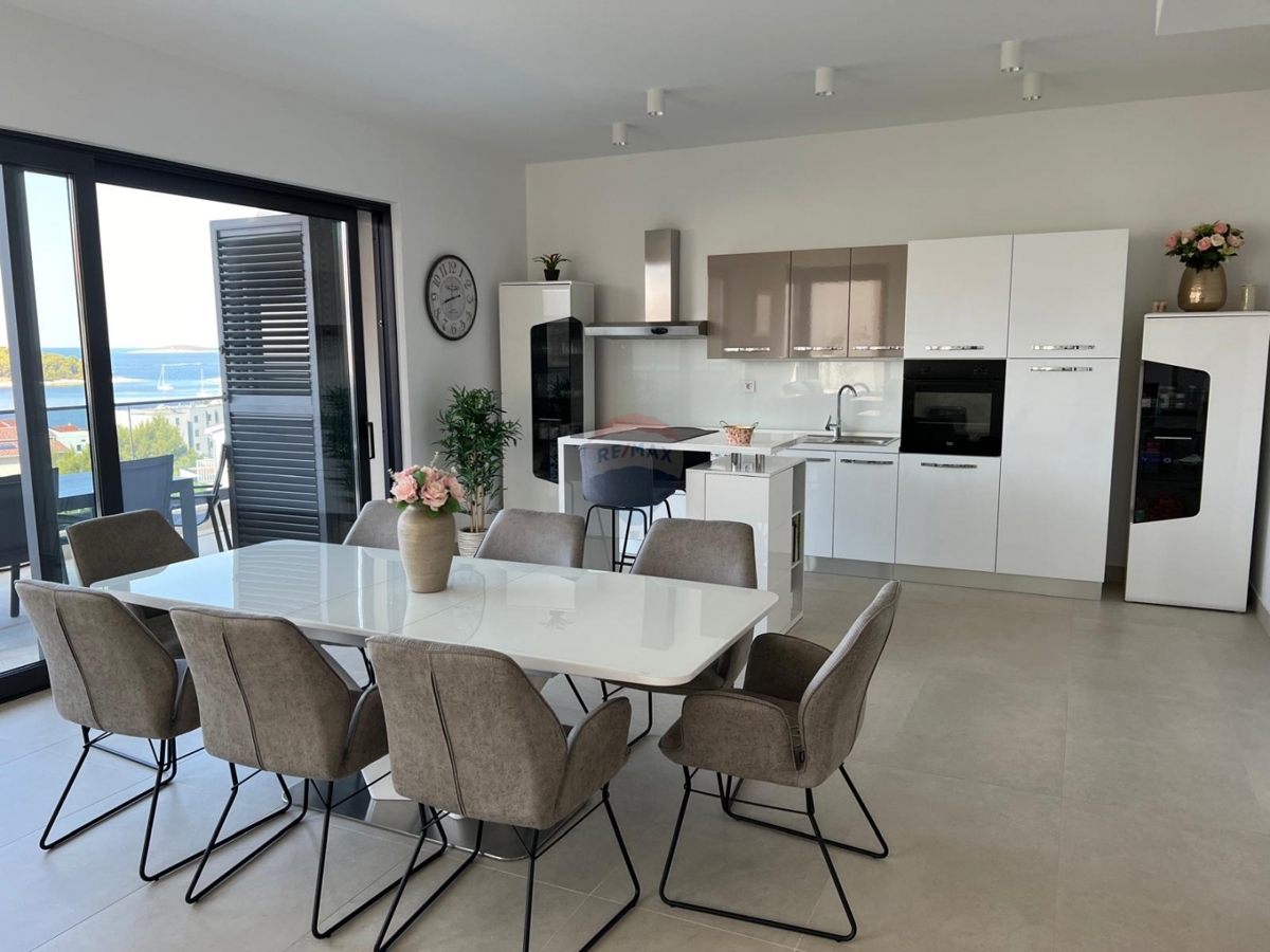 Villa moderna con piscina e vista panoramica sul mare, Rogoznica