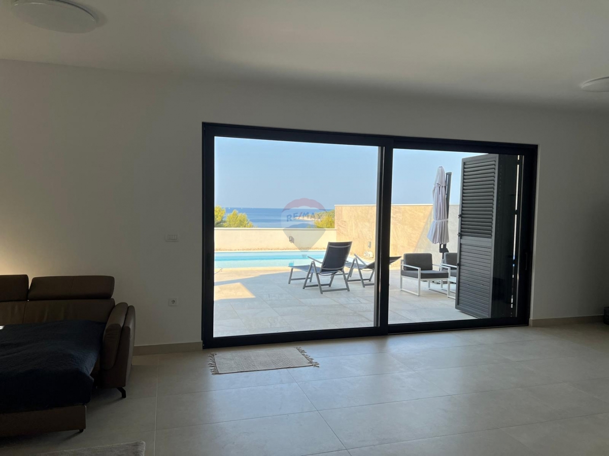 Villa moderna con piscina e vista panoramica sul mare, Rogoznica