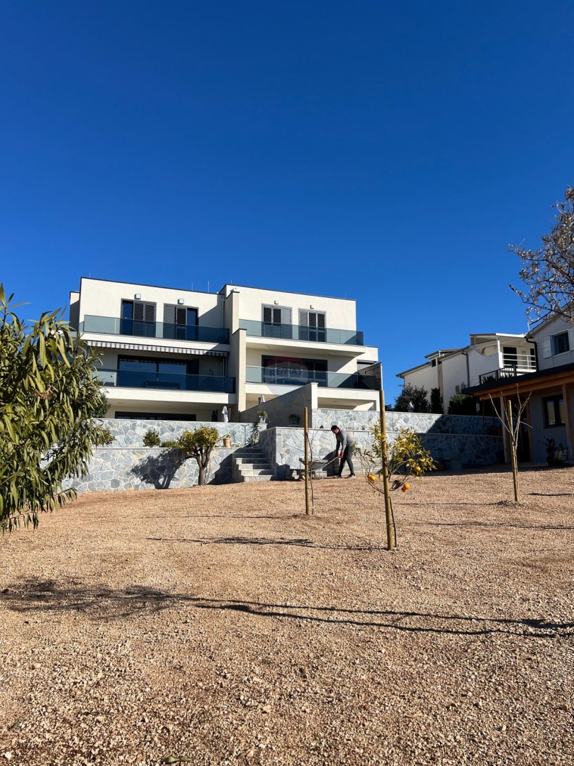 Villa moderna con piscina e vista panoramica sul mare, Rogoznica