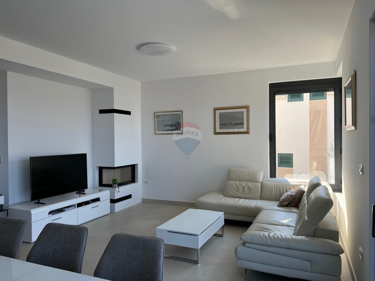 Villa moderna con piscina e vista panoramica sul mare, Rogoznica