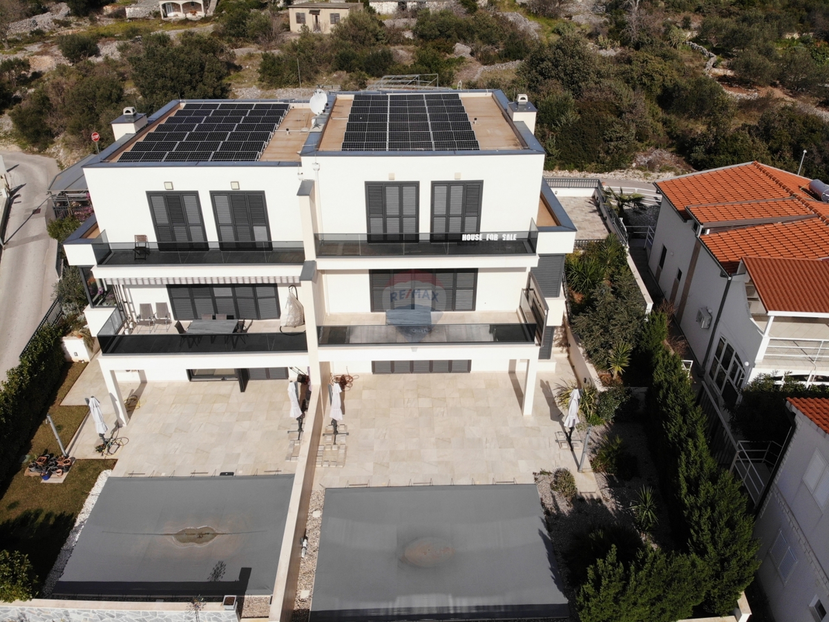 Villa moderna con piscina e vista panoramica sul mare, Rogoznica