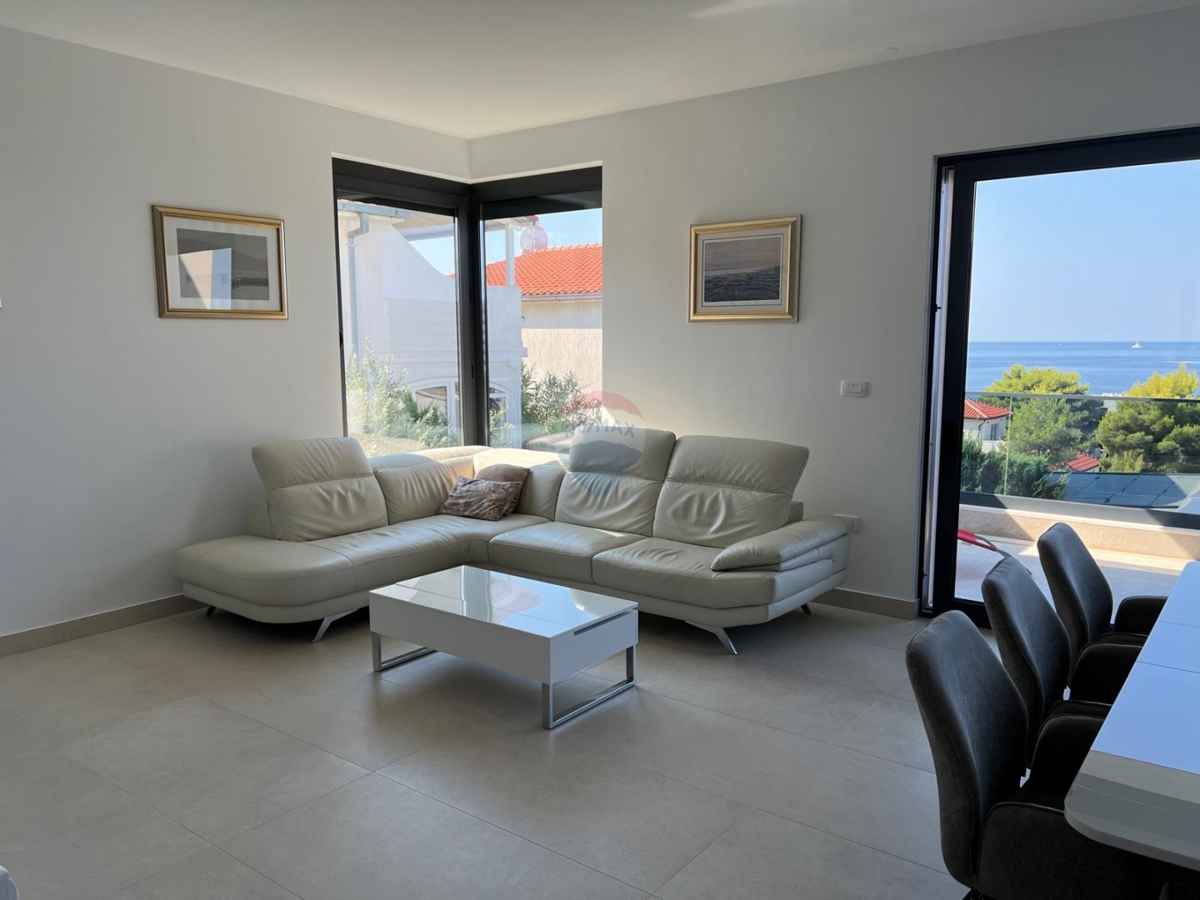 Villa moderna con piscina e vista panoramica sul mare, Rogoznica