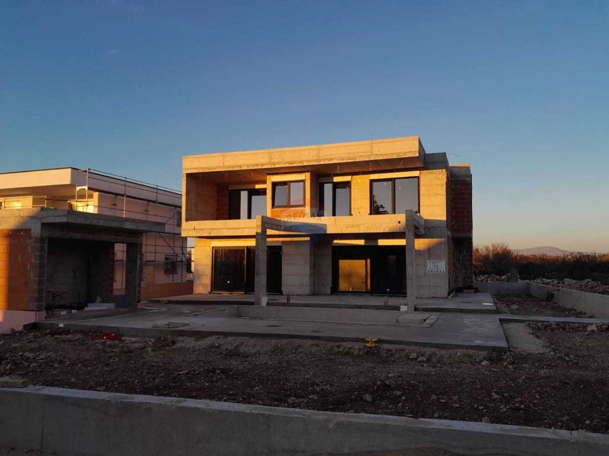 Casa Lozovac, Šibenik - Okolica, 238m2
