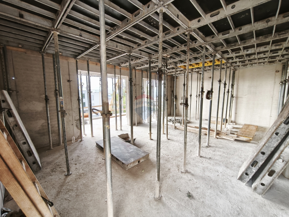 Appartamento con due camere da letto con piscina riscaldata, giardino e attrezzature di alta qualità 97,1 m², Primošten