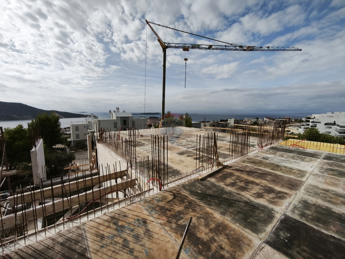 Appartamento con due camere da letto con piscina riscaldata, giardino e attrezzature di alta qualità 97,1 m², Primošten