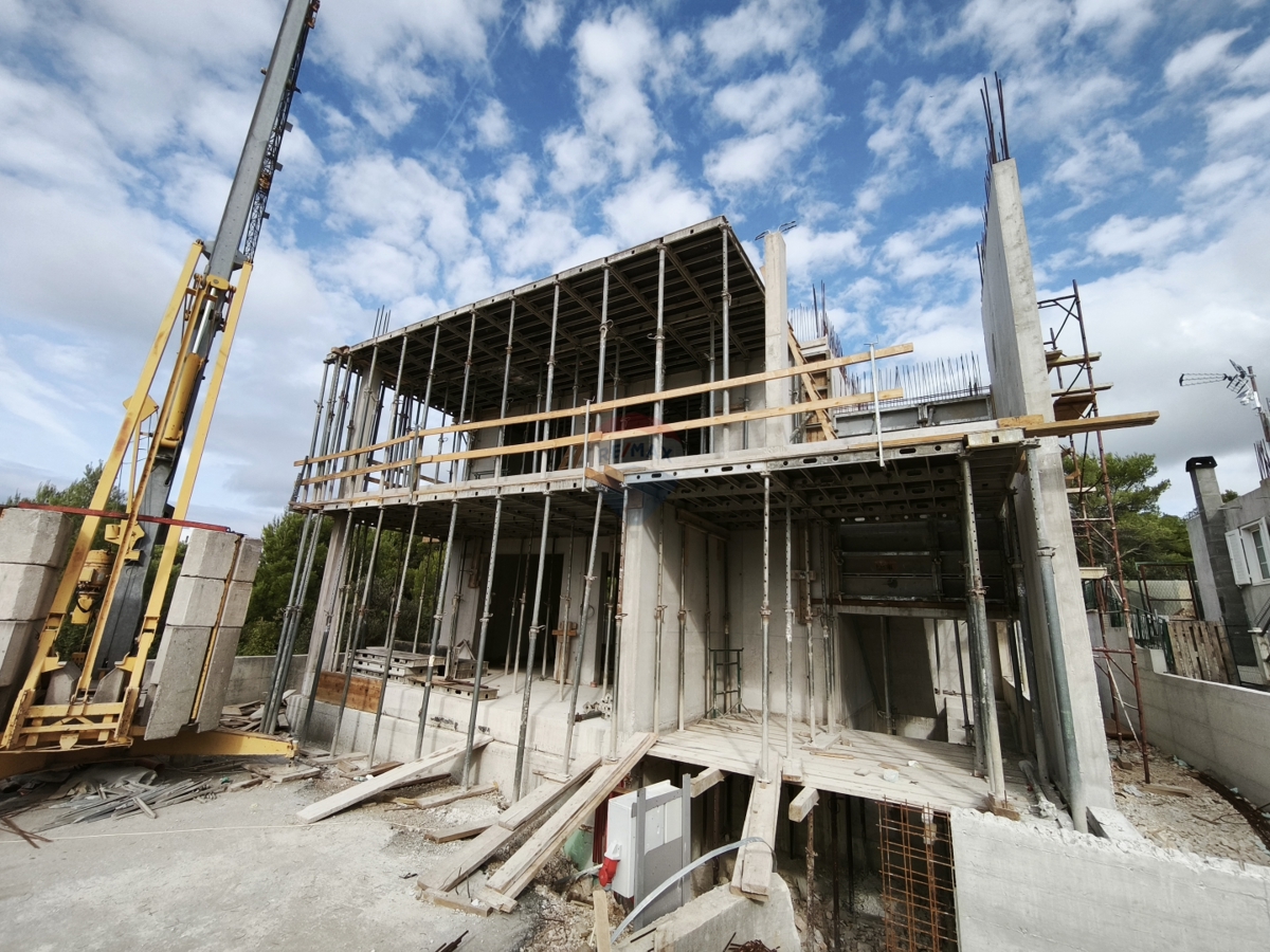 Appartamento con due camere da letto con piscina riscaldata, giardino e attrezzature di alta qualità 97,1 m², Primošten