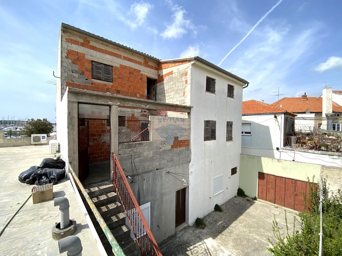 Casa Pirovac, 419,85m2