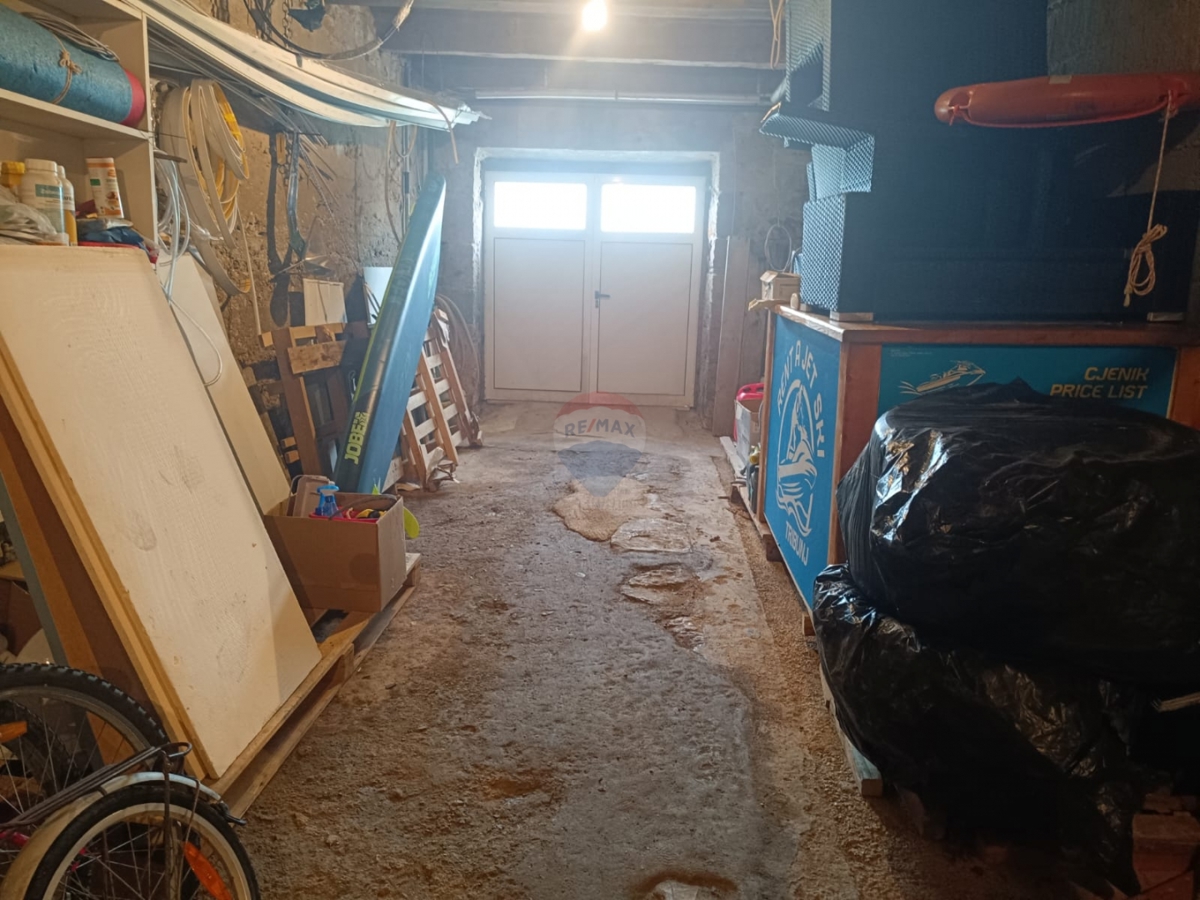 Appartamento Tribunj, 200m2